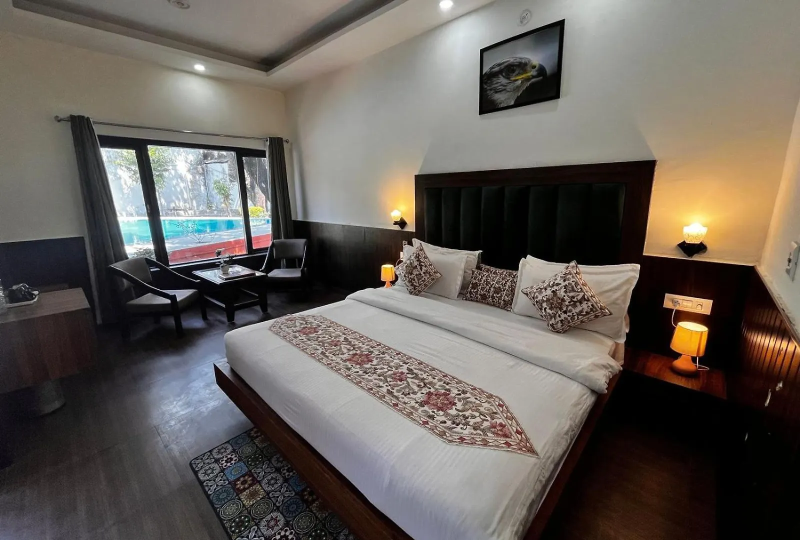 Karuna Hotel ムスーリー