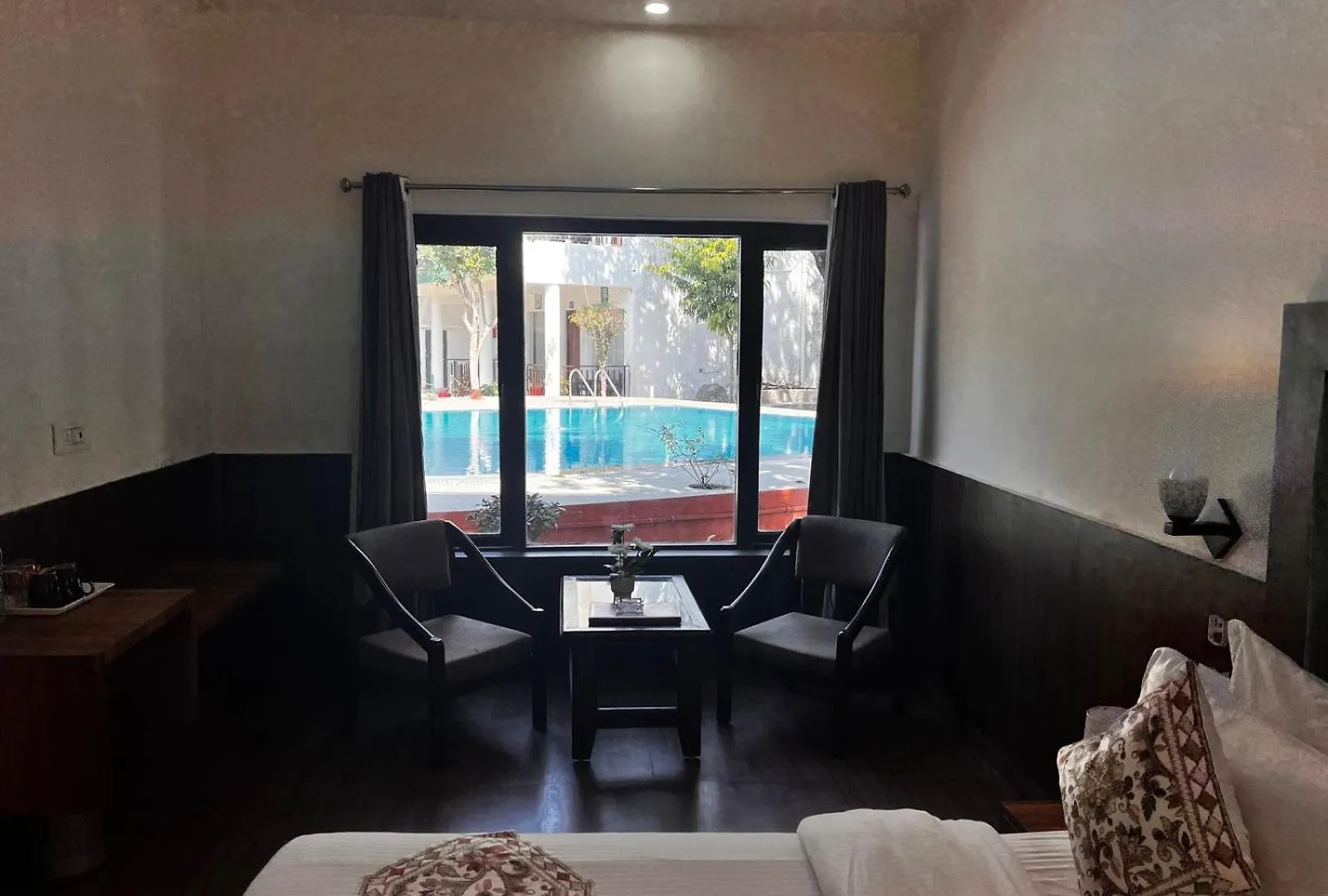 Karuna Hotel ムスーリー 4*,