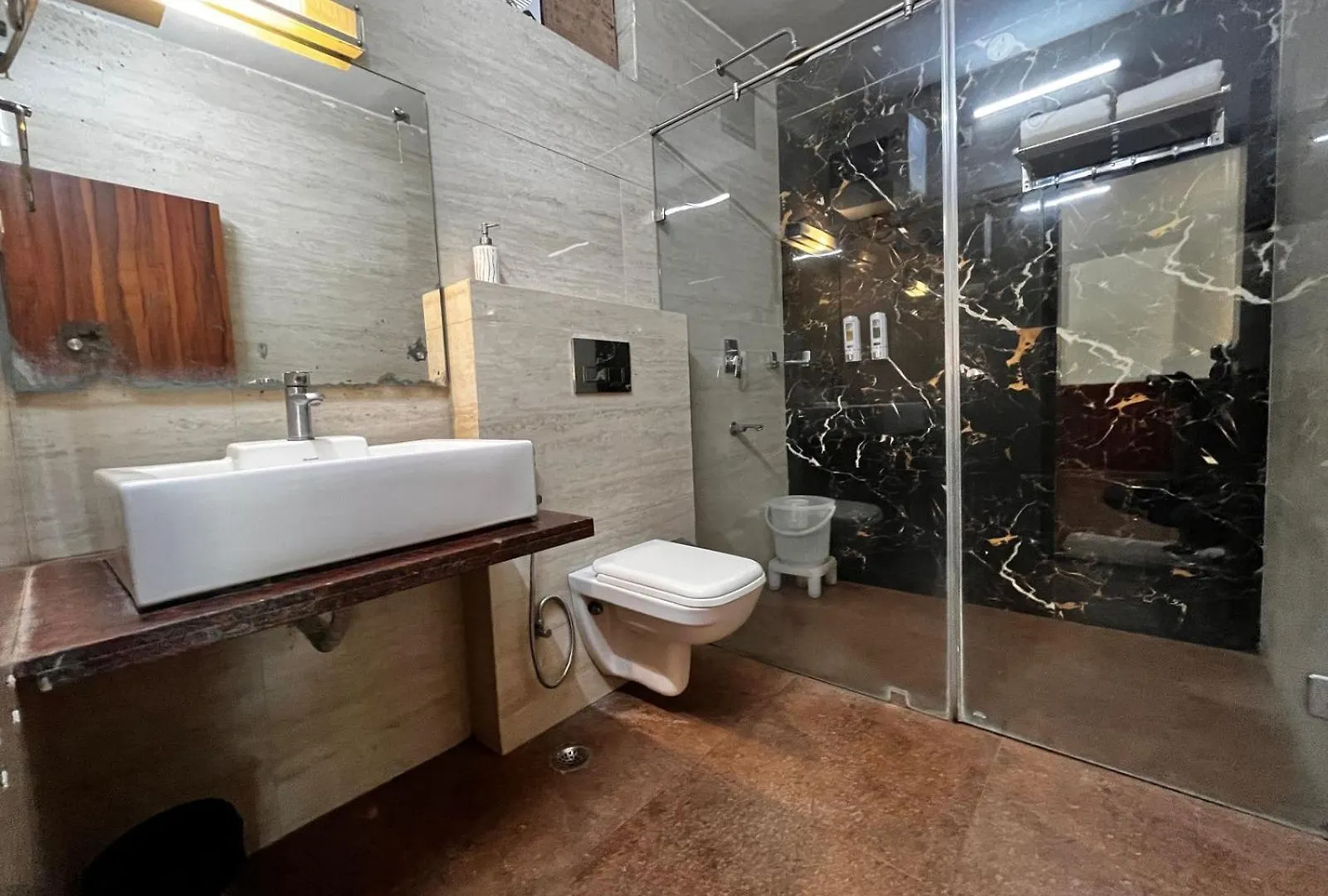 Karuna Hotel ムスーリー インド